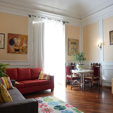 Elegante Appartamento Centro Storico Катания Екстериор снимка