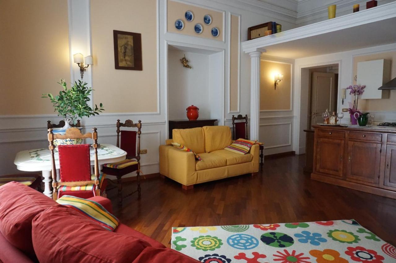 Elegante Appartamento Centro Storico Катания Екстериор снимка